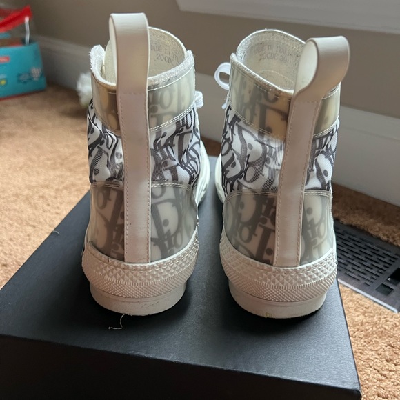 Dior x Kaws Converse - Picture 4 of 7